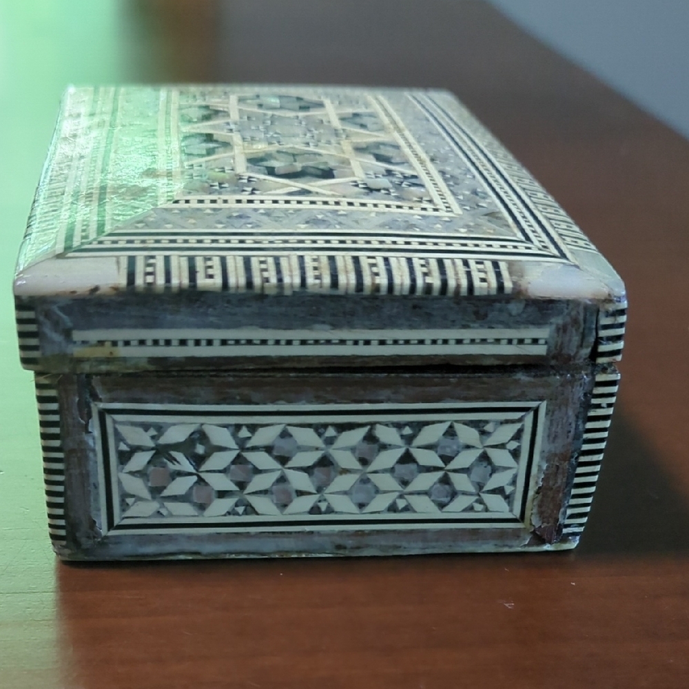 Moroccan Intricate Geometric Inlay Box - Picture 4 of 8